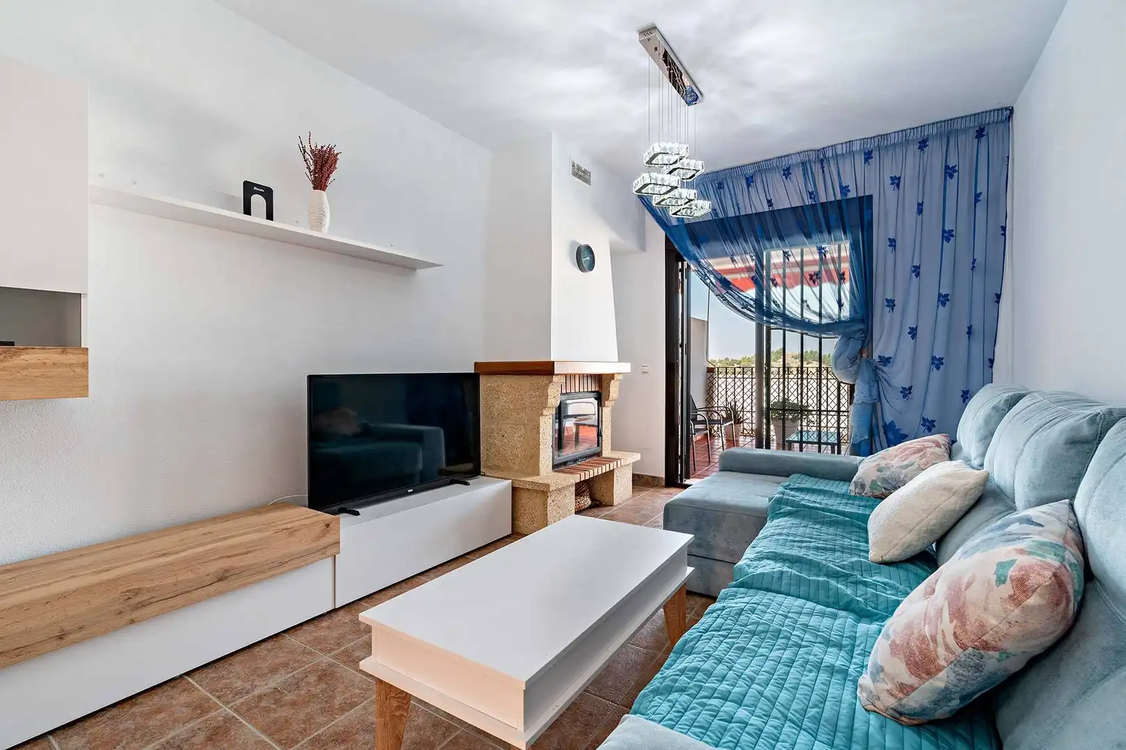 Sala de estar de Piso en venta en Alcolea con Aire acondicionado, Terraza y Piscina comunitaria