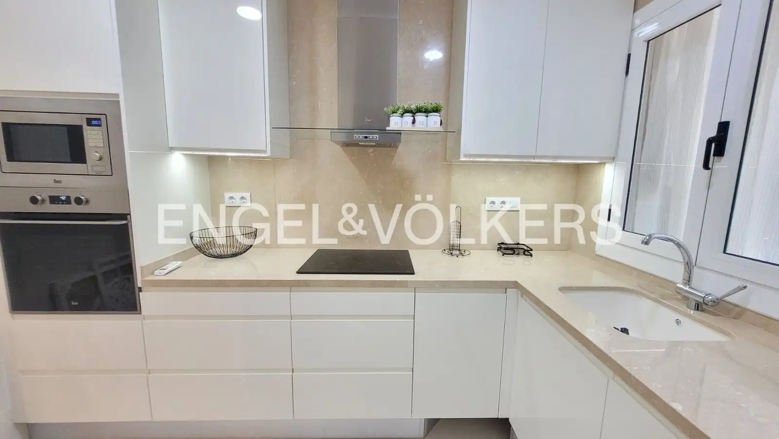 Kitchen of Flat for rent in Valencia  with Air Conditioner and Heating