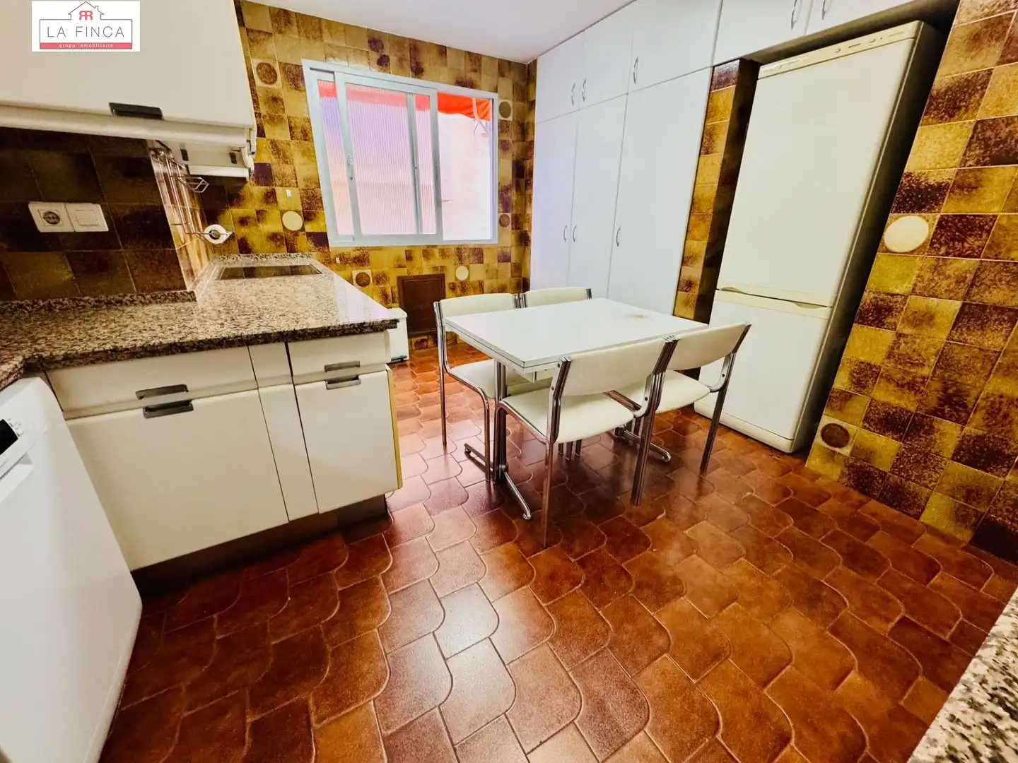 Kitchen of Flat for sale in Málaga  with Air Conditioner and Parquet flooring