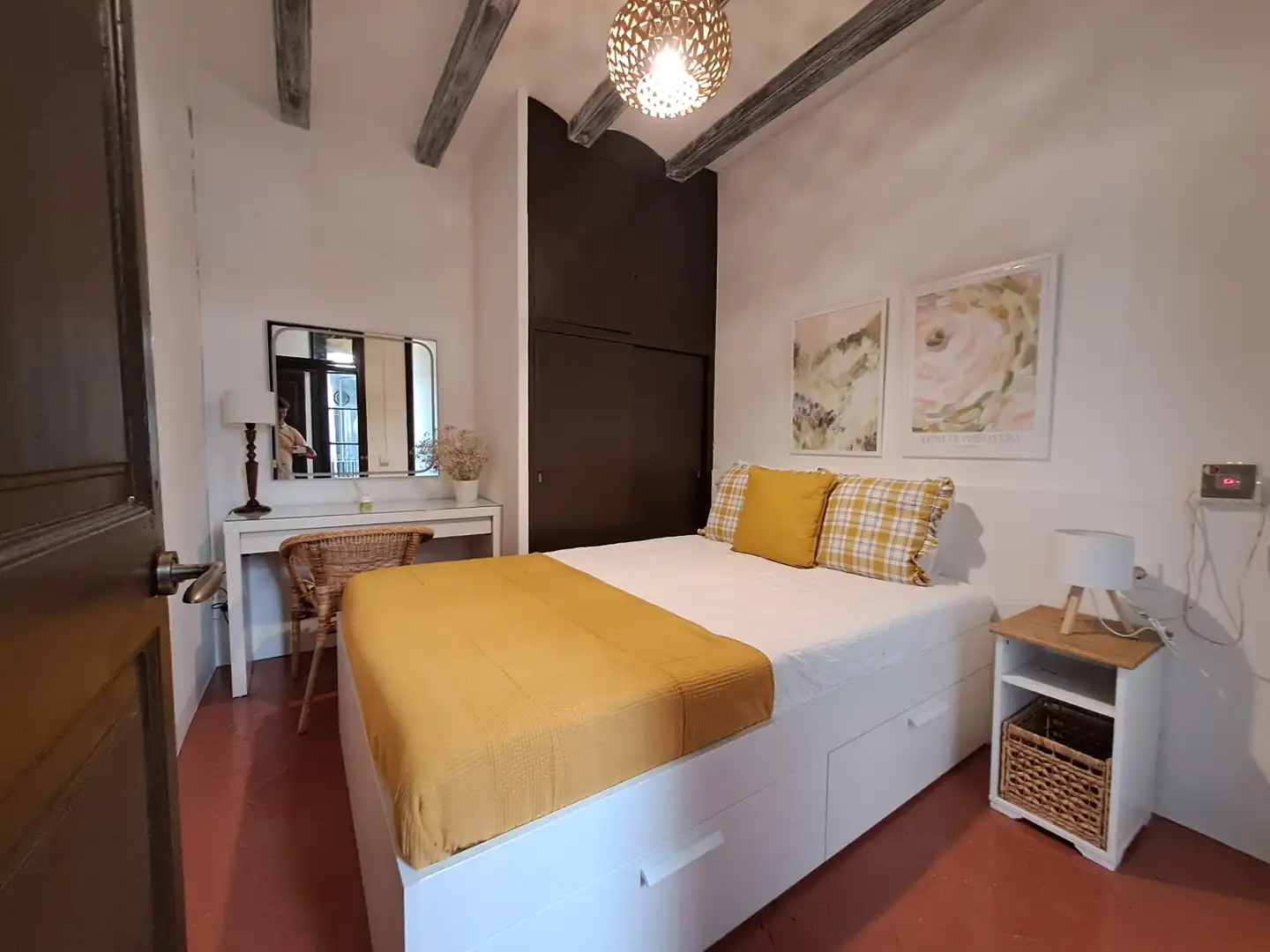 Habitación de Piso en venta en Barcelona con Horno y Balcón