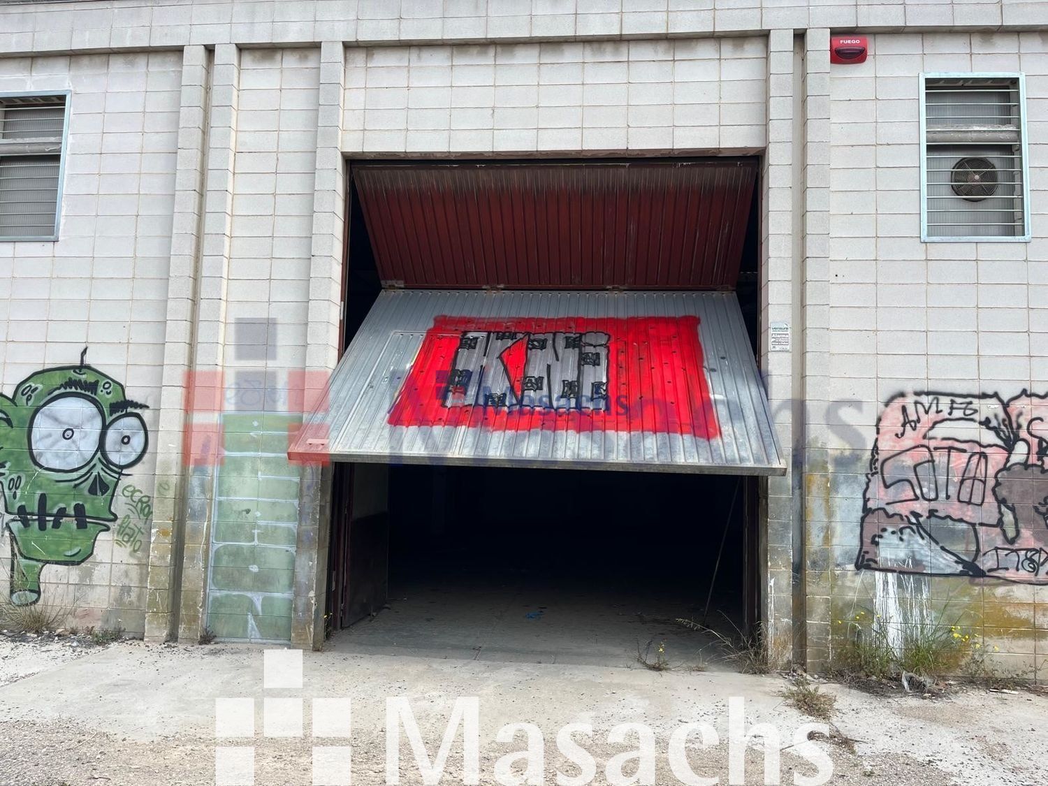Vista exterior de Nau industrial en venda en Sant Cugat del Vallès