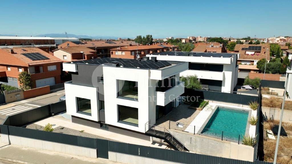 Exterior view of House or chalet for sale in Mollerussa  with Air Conditioner, Heating and Private garden
