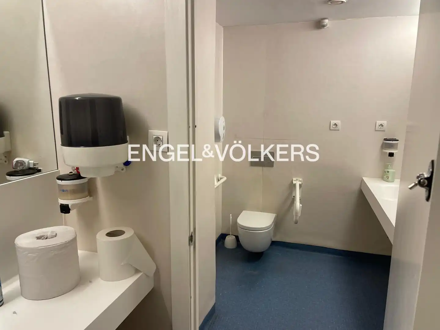 Baño de Oficina de alquiler en L'Hospitalet de Llobregat con Terraza