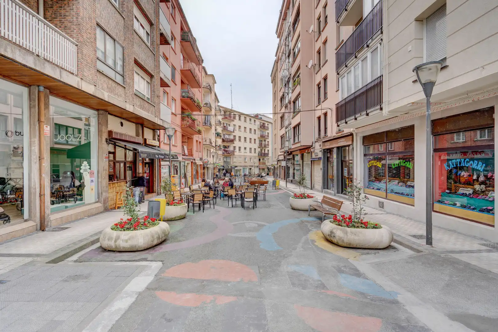 Vista exterior de Local en venta en Irun 
