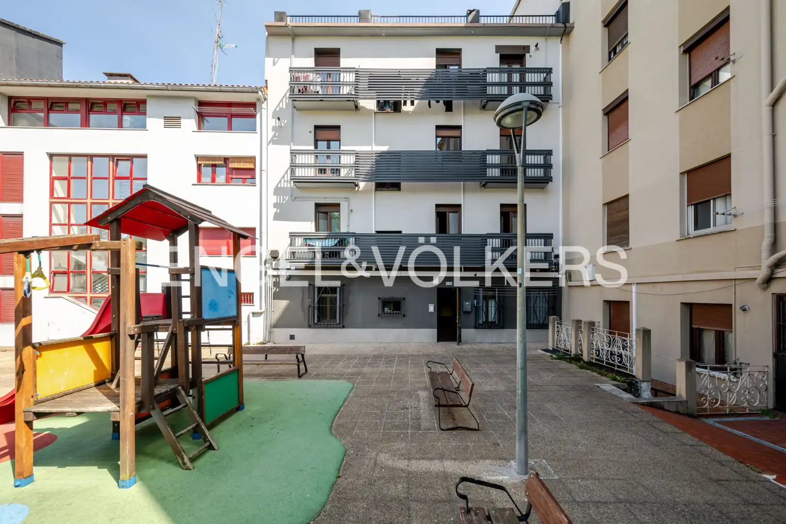 Vista exterior de Piso en venta en Donostia - San Sebastián  con Calefacción y Balcón
