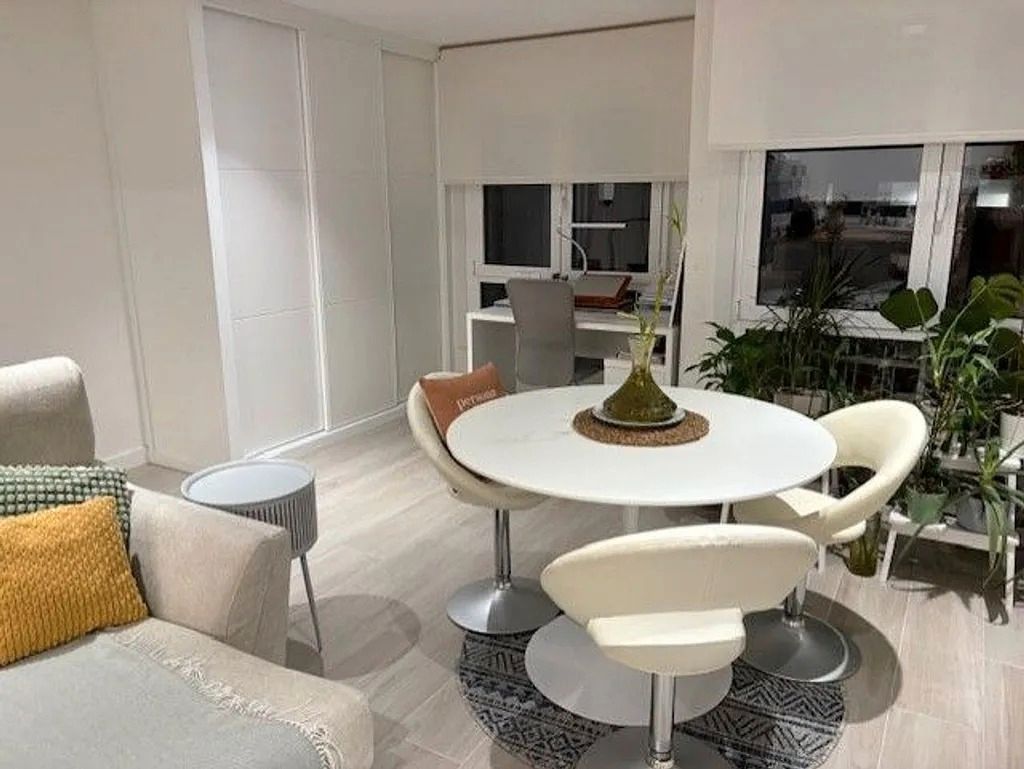 Comedor de Apartamento en venta en Vigo  con Calefacción