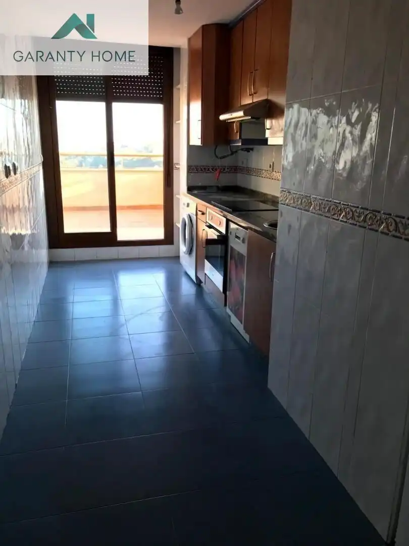 Cocina de Ático de alquiler en Benalmádena con Aire acondicionado, Jardín privado y Terraza