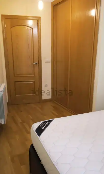 Schlafzimmer von Wohnungen zum Verkauf in Pontevedra Capital  mit Heizung, Parkett und Möbliert