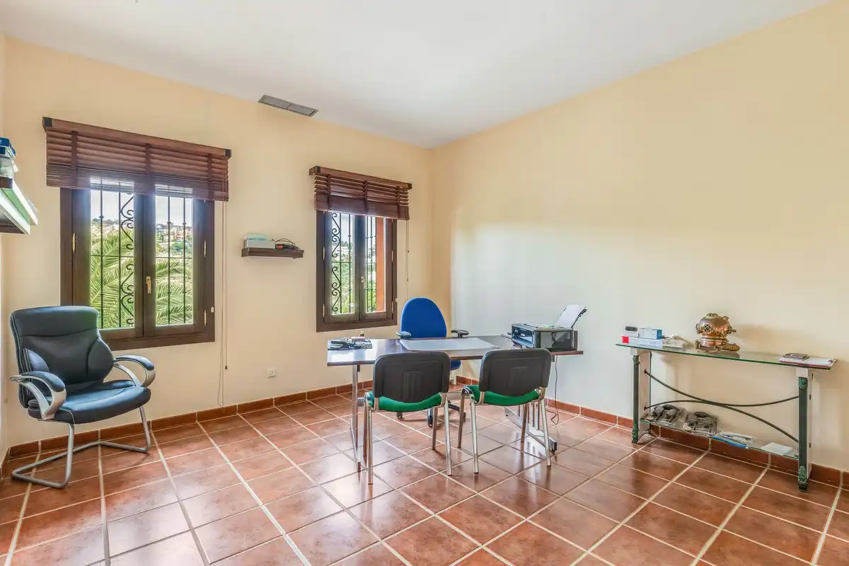Chalet con piscina en venta en Calle Benahavis, imagen 12
