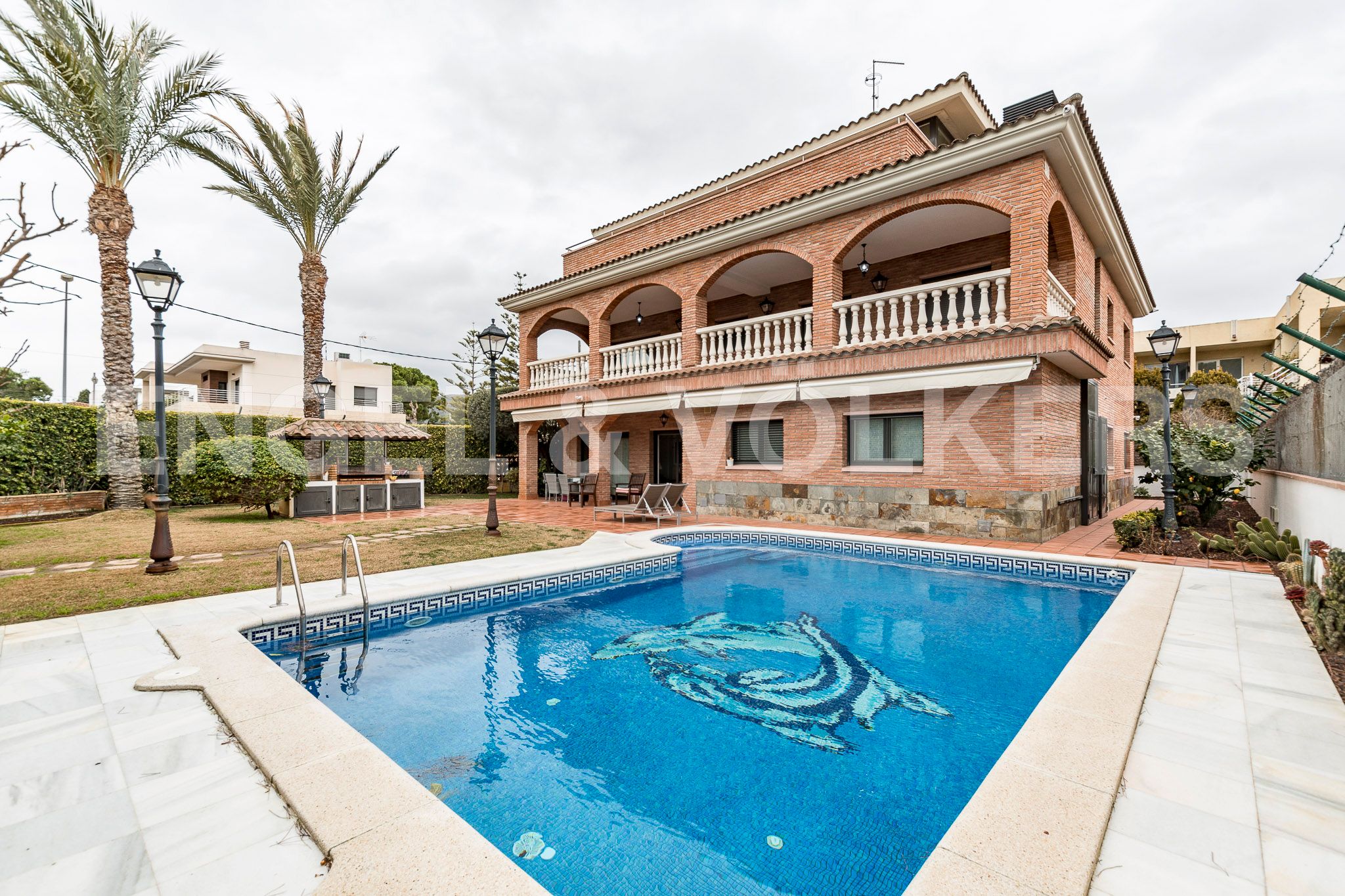 Piscina de Casa o xalet en venda en Castelldefels amb Aire condicionat, Calefacció i Jardí privat