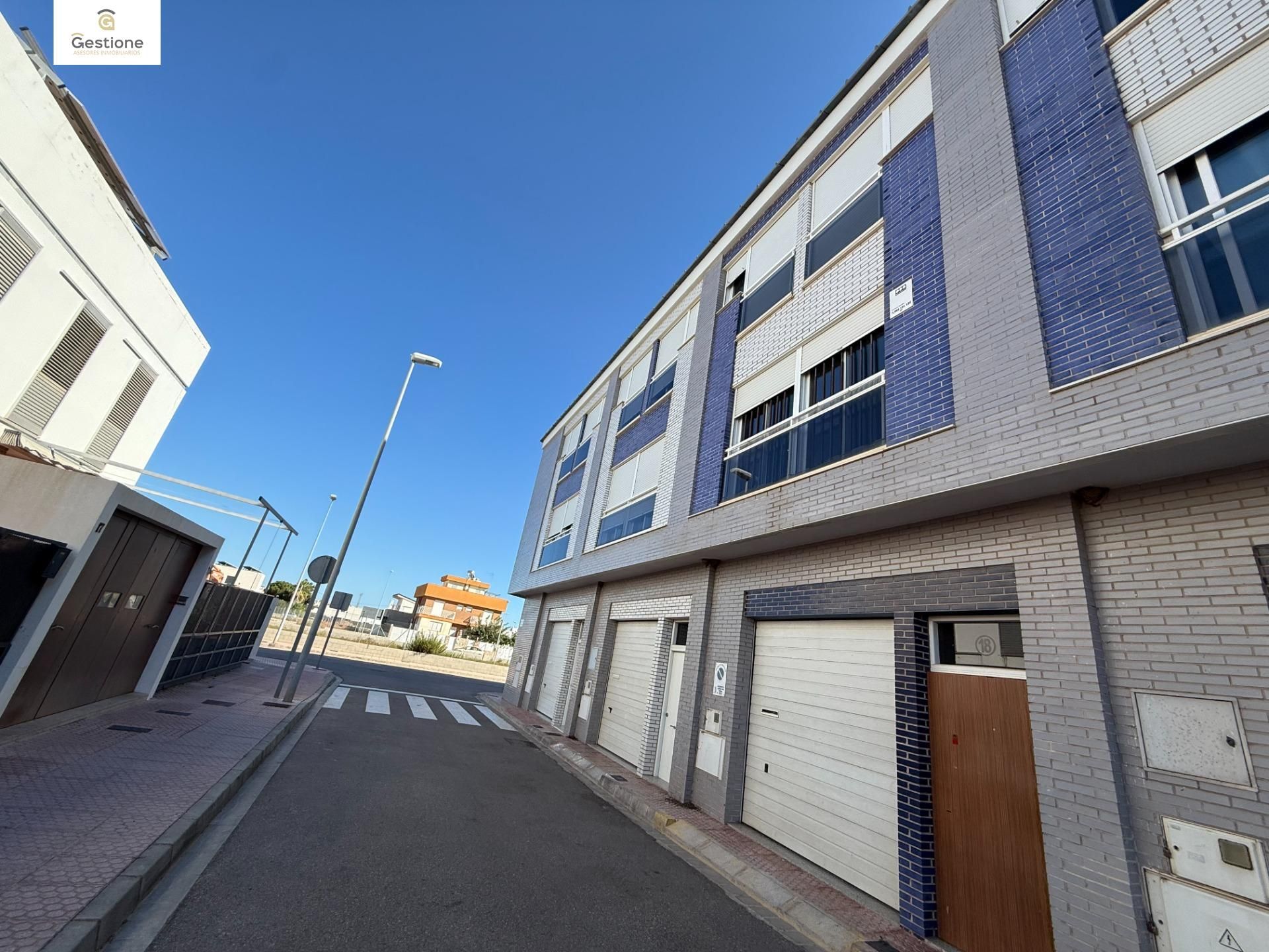 Vista exterior de Casa adosada en venda en Alquerías del Niño Perdido amb Terrassa