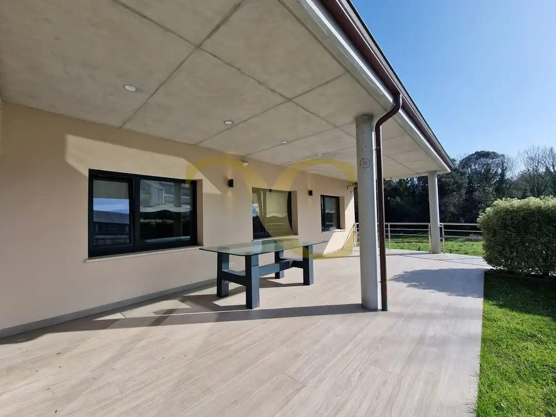 Terrassa de Casa o xalet en venda en Llanes amb Calefacció, Jardí privat i Terrassa