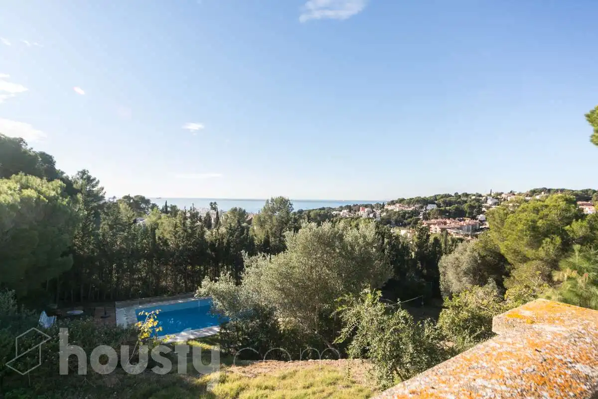 Vista exterior de Casa o xalet en venda en Tarragona amb Calefacció, Jardí privat i Parquet