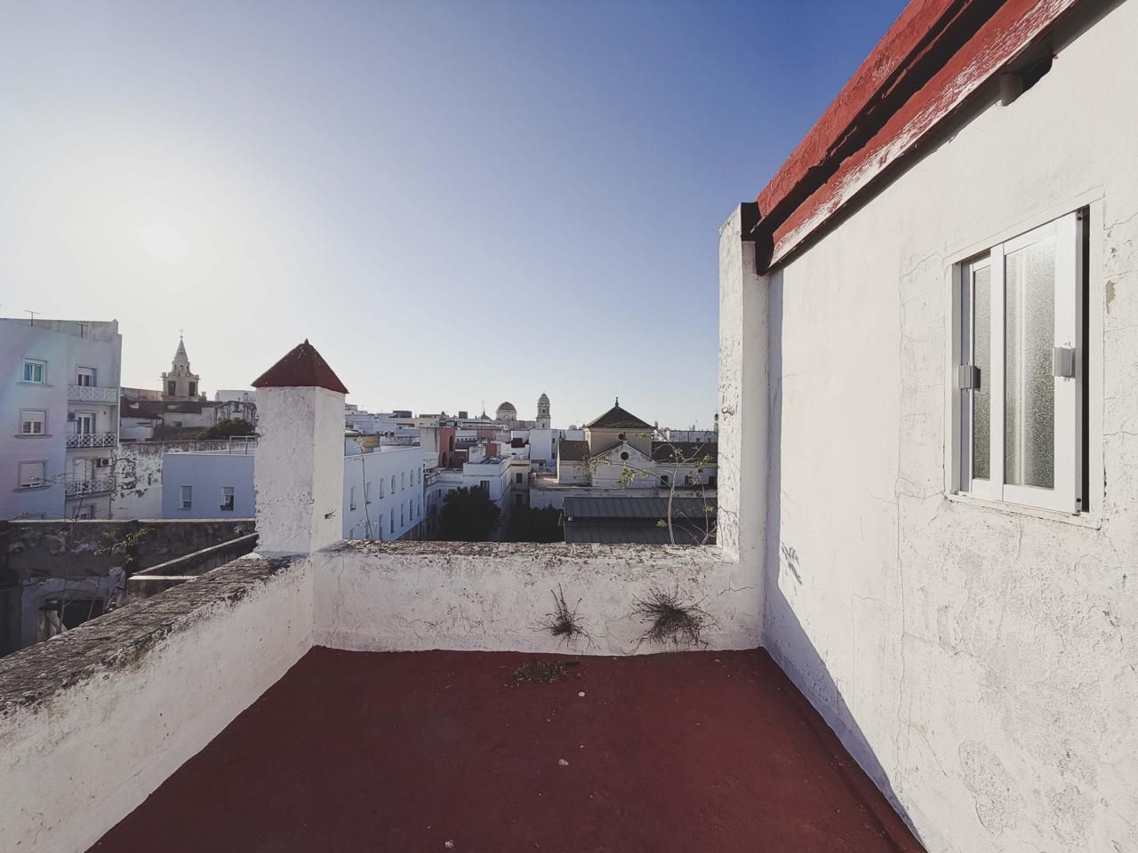 Vista exterior de Àtic en venda en  Cádiz Capital amb Terrassa
