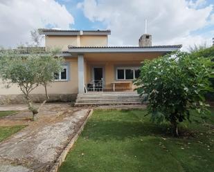 Außenansicht von Country house zum verkauf in Calvarrasa de Arriba mit Heizung und Terrasse