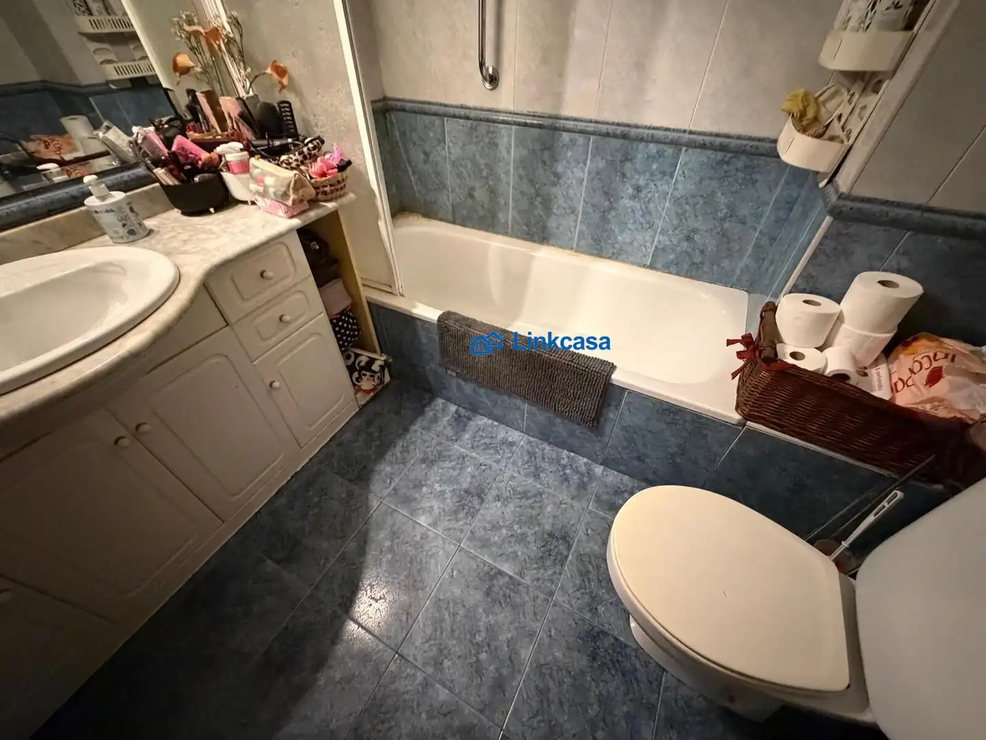 Bathroom of Flat for sale in Fuenlabrada  with Air Conditioner, Heating and Balcony