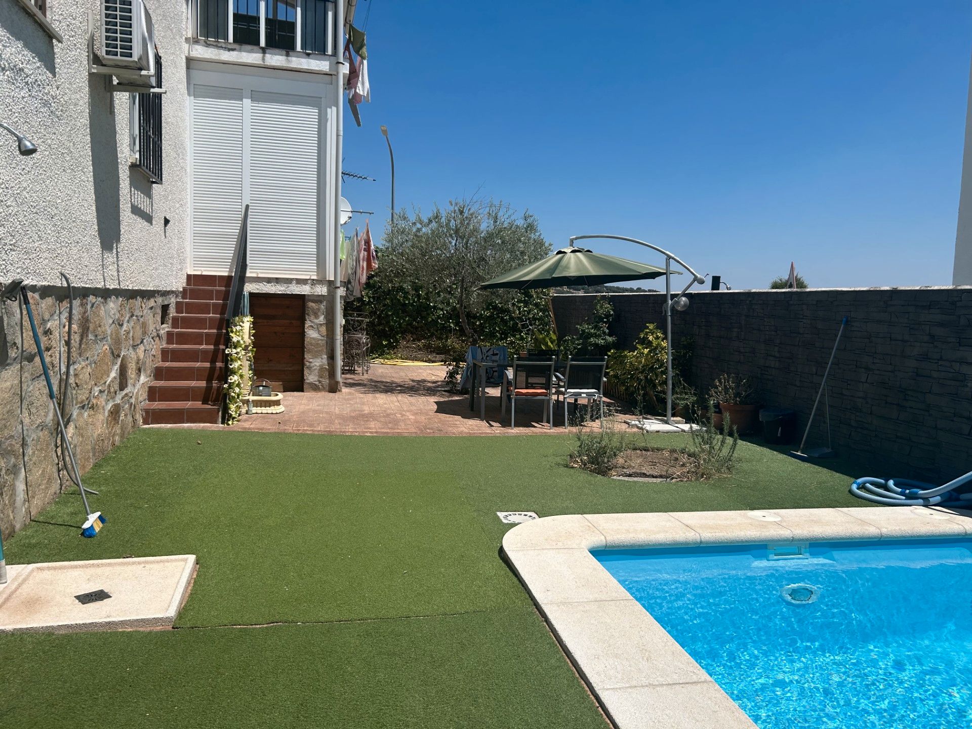 Piscina de Casa o xalet en venda en Navas del Rey amb Aire condicionat, Calefacció i Jardí privat