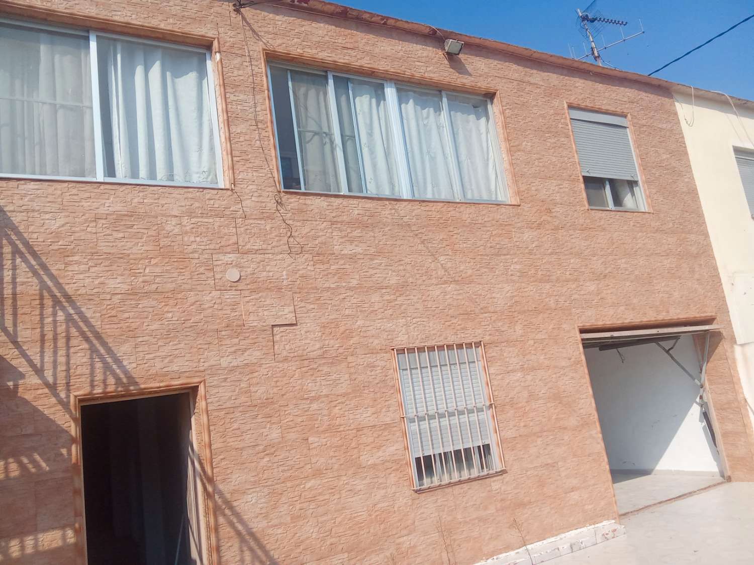 Exterior view of Single-family semi-detached for sale in Castellón de la Plana / Castelló de la Plana  with Terrace, Storage room and Furnished