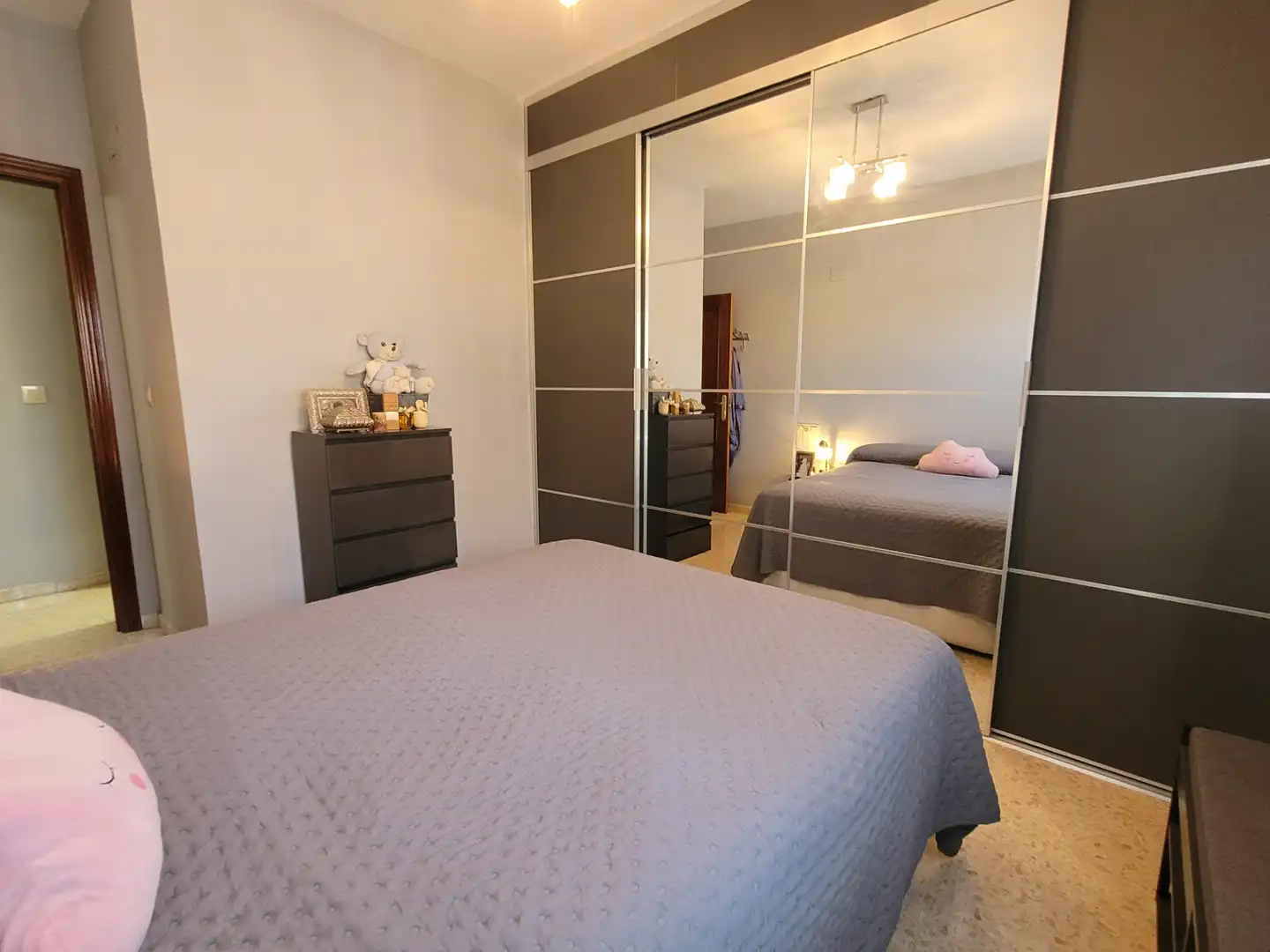 Bedroom of Flat for sale in Granada  with Air Conditioner, Heating and Storage room