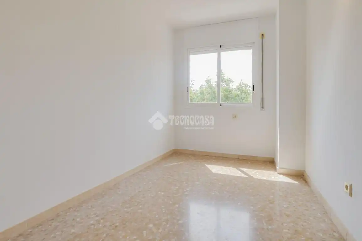 Dormitori de Pis en venda en Montcada i Reixac amb Terrassa i Balcó
