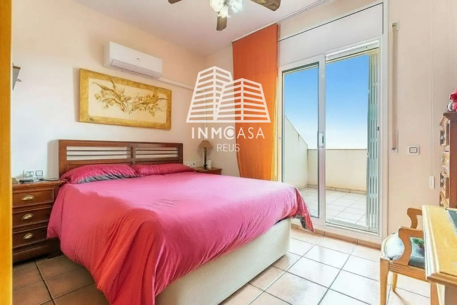 Habitación de Casa adosada en venta en La Pobla de Montornès   con Aire acondicionado, Calefacción y Terraza