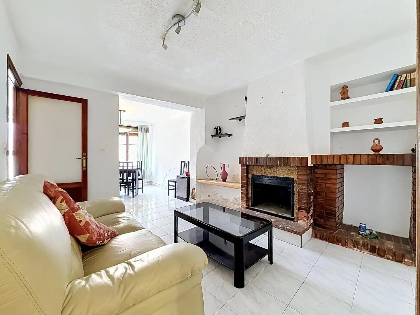 Wohnzimmer von Country house zum Verkauf in Onil mit Terrasse, Abstellraum und Balkon