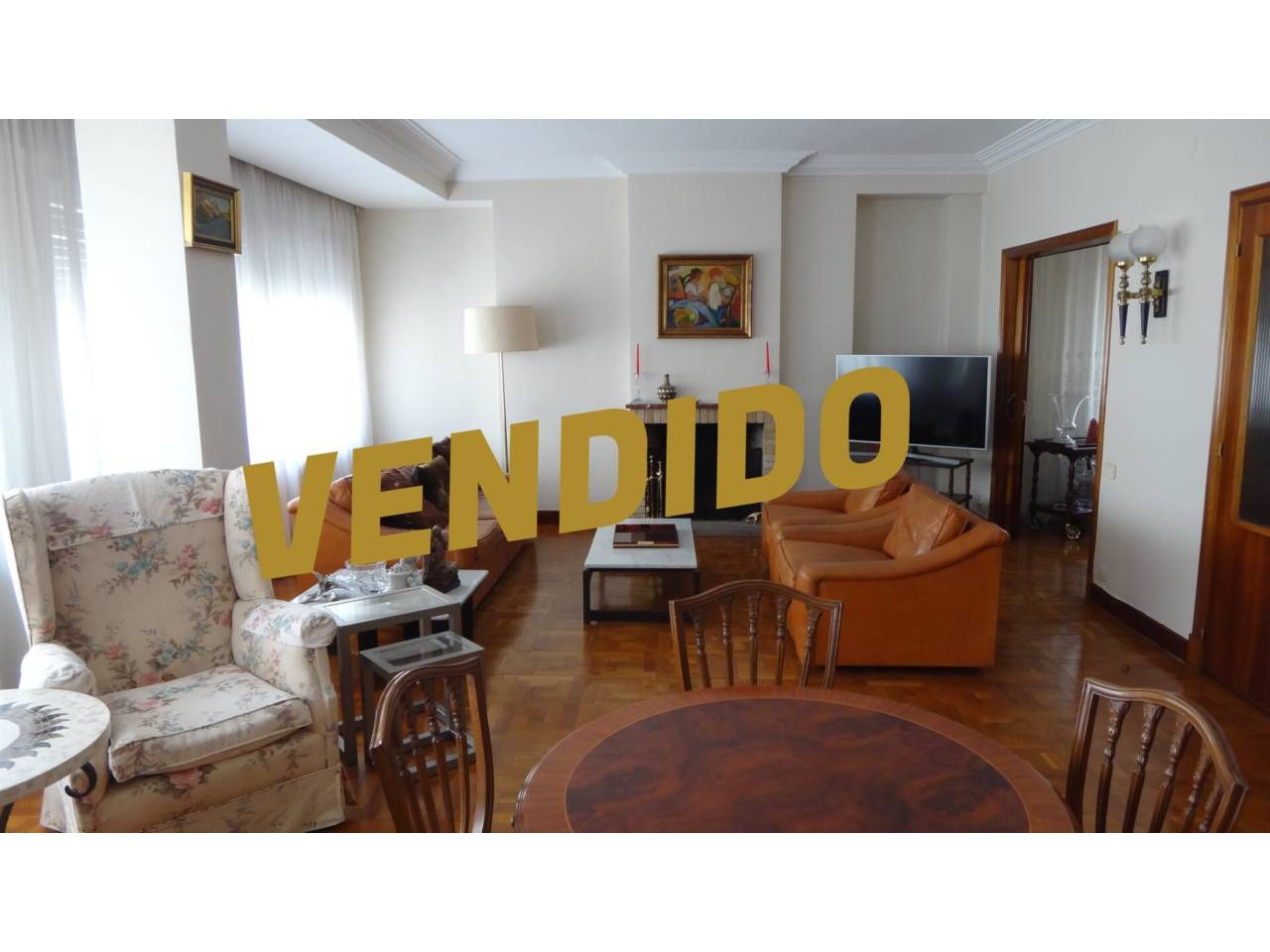 Sala de estar de Piso en venta en  Pamplona / Iruña con Calefacción, Parquet y Trastero