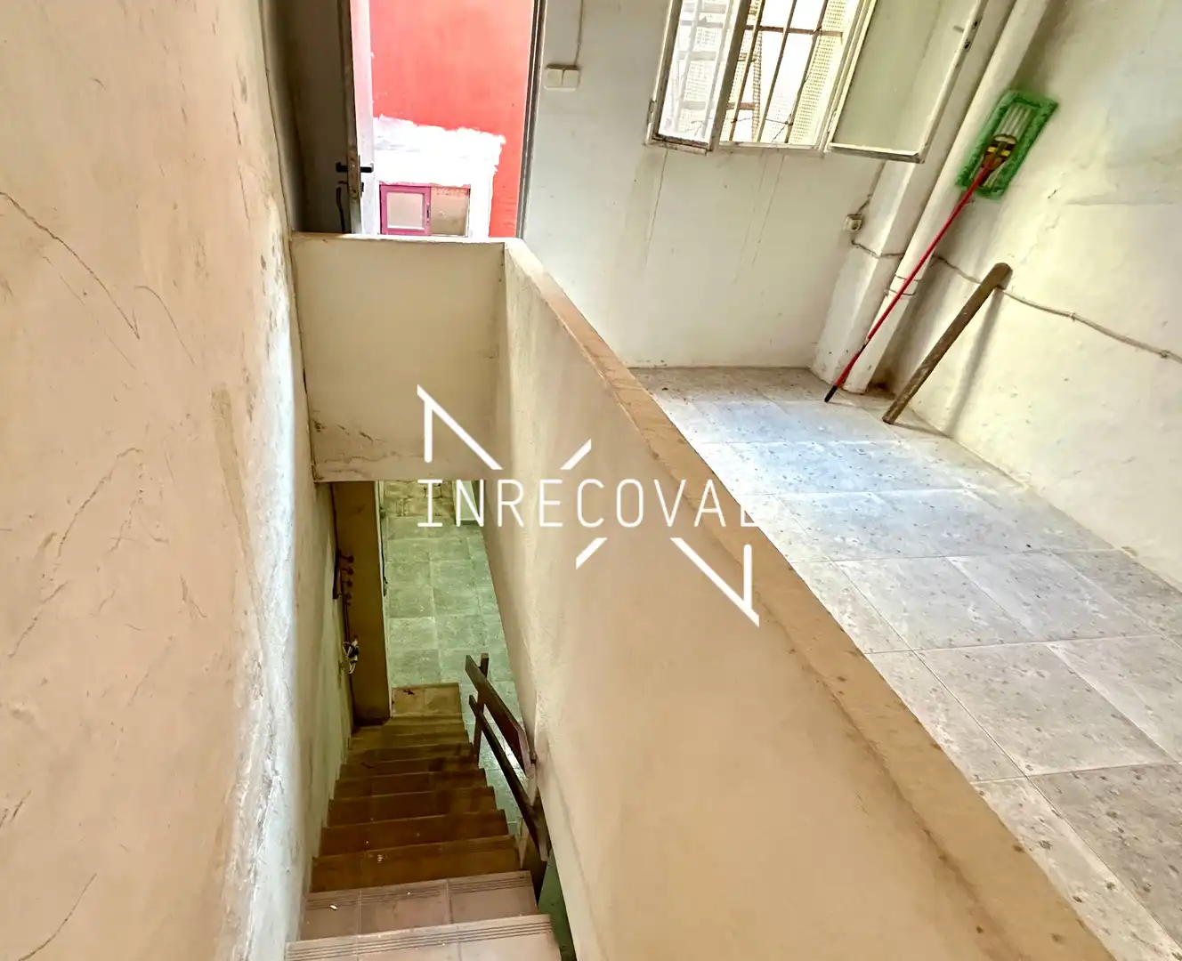 Casa aparellada amb terrassa en venda a Carrer de Cantarrana, imagen 23