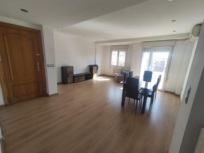 Living room of Flat for sale in  Zaragoza Capital  with Air Conditioner, Heating and Terrace