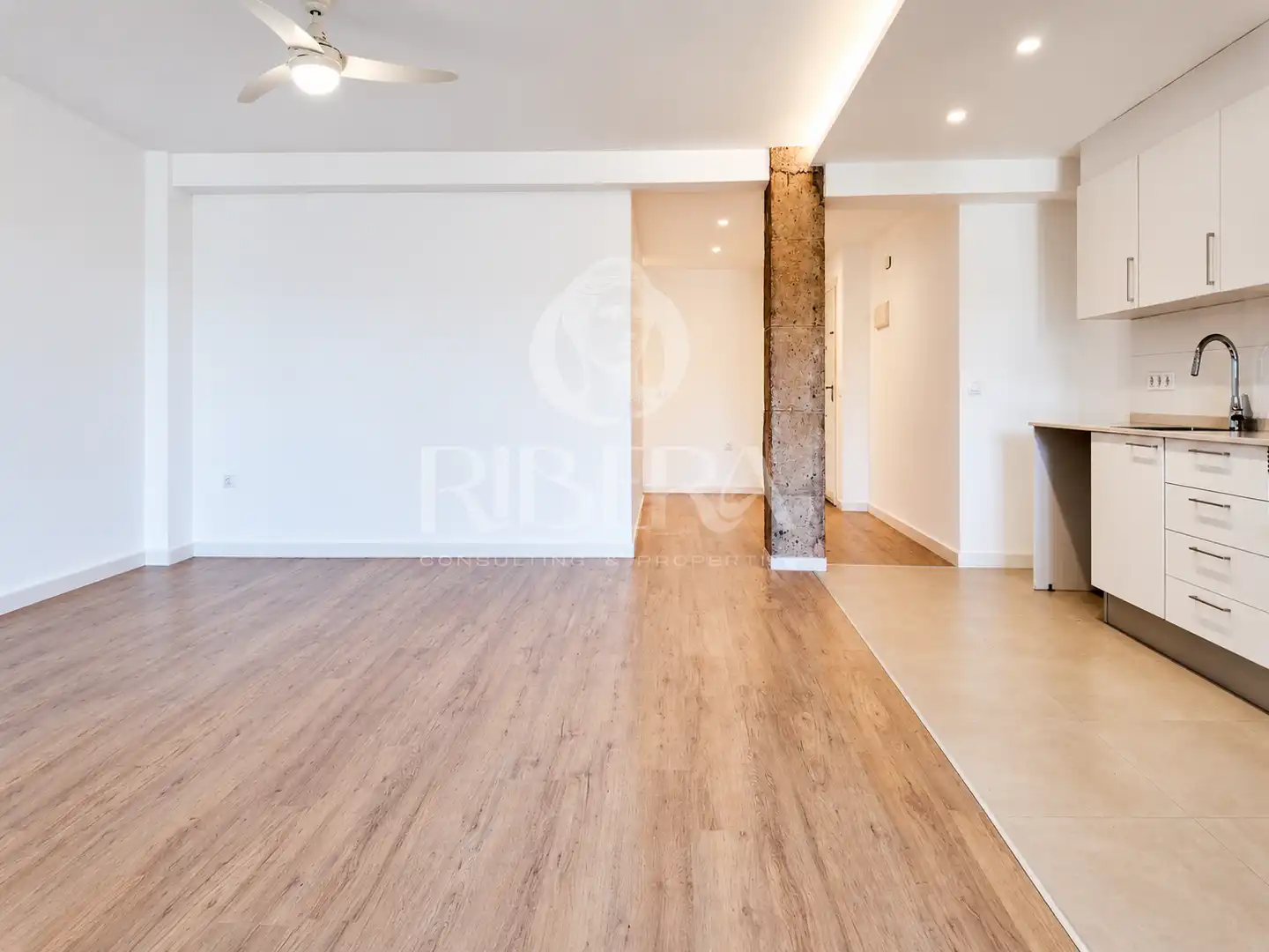 Bedroom of Flat for rent in Valencia  with Air Conditioner, Terrace and Pets allowed