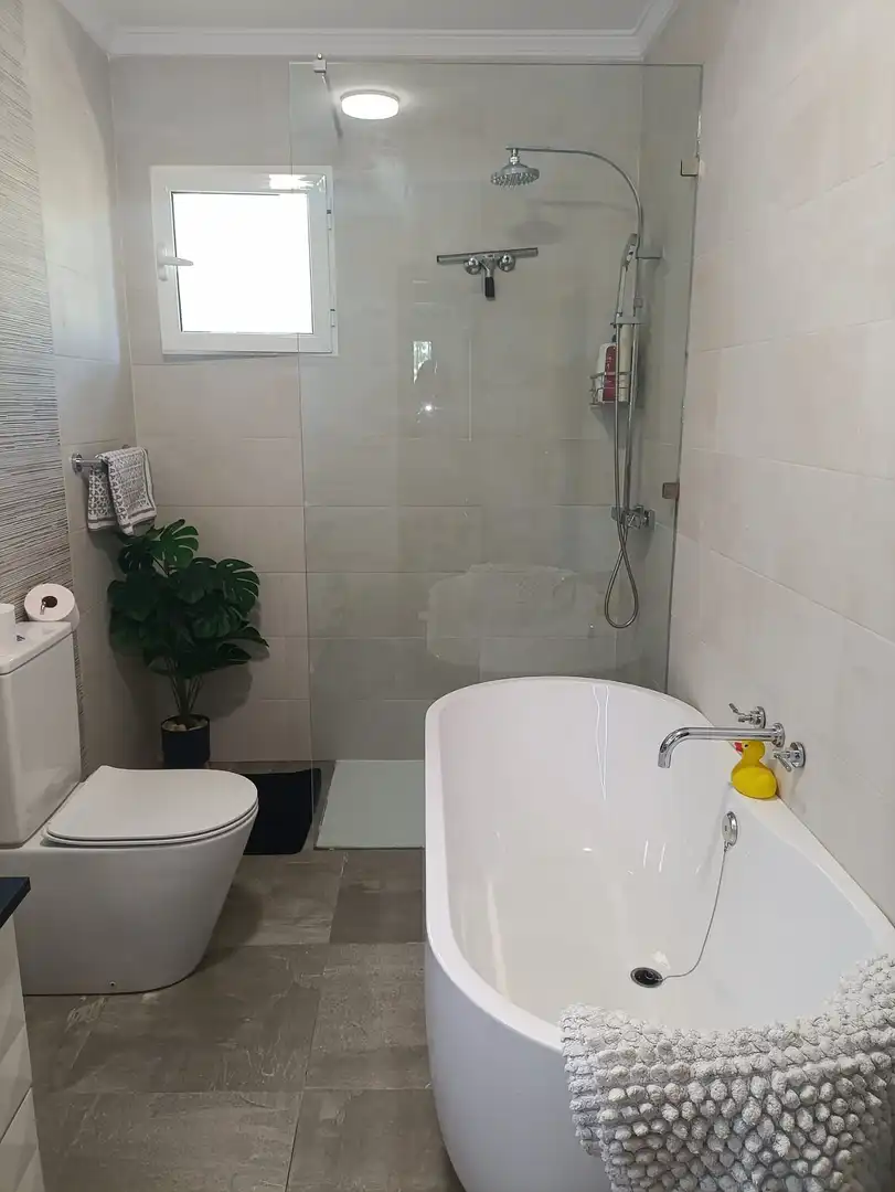 Bany de Casa o xalet en venda en Totana amb Aire condicionat, Jardí privat i Terrassa