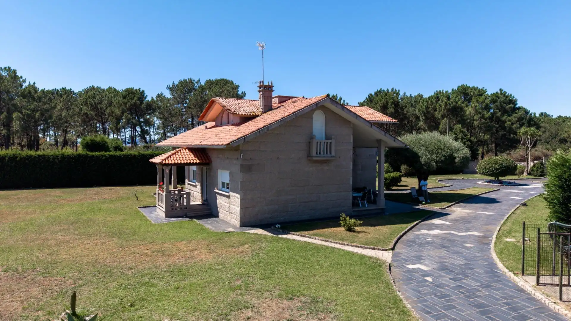 Vista exterior de Casa o chalet en venta en A Illa de Arousa  con Calefacción, Jardín privado y Terraza