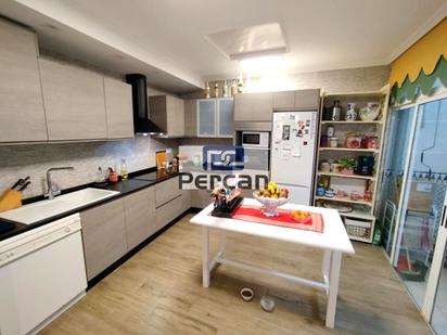 Kitchen of House or chalet for sale in El Campello  with Air Conditioner, Private garden and Balcony