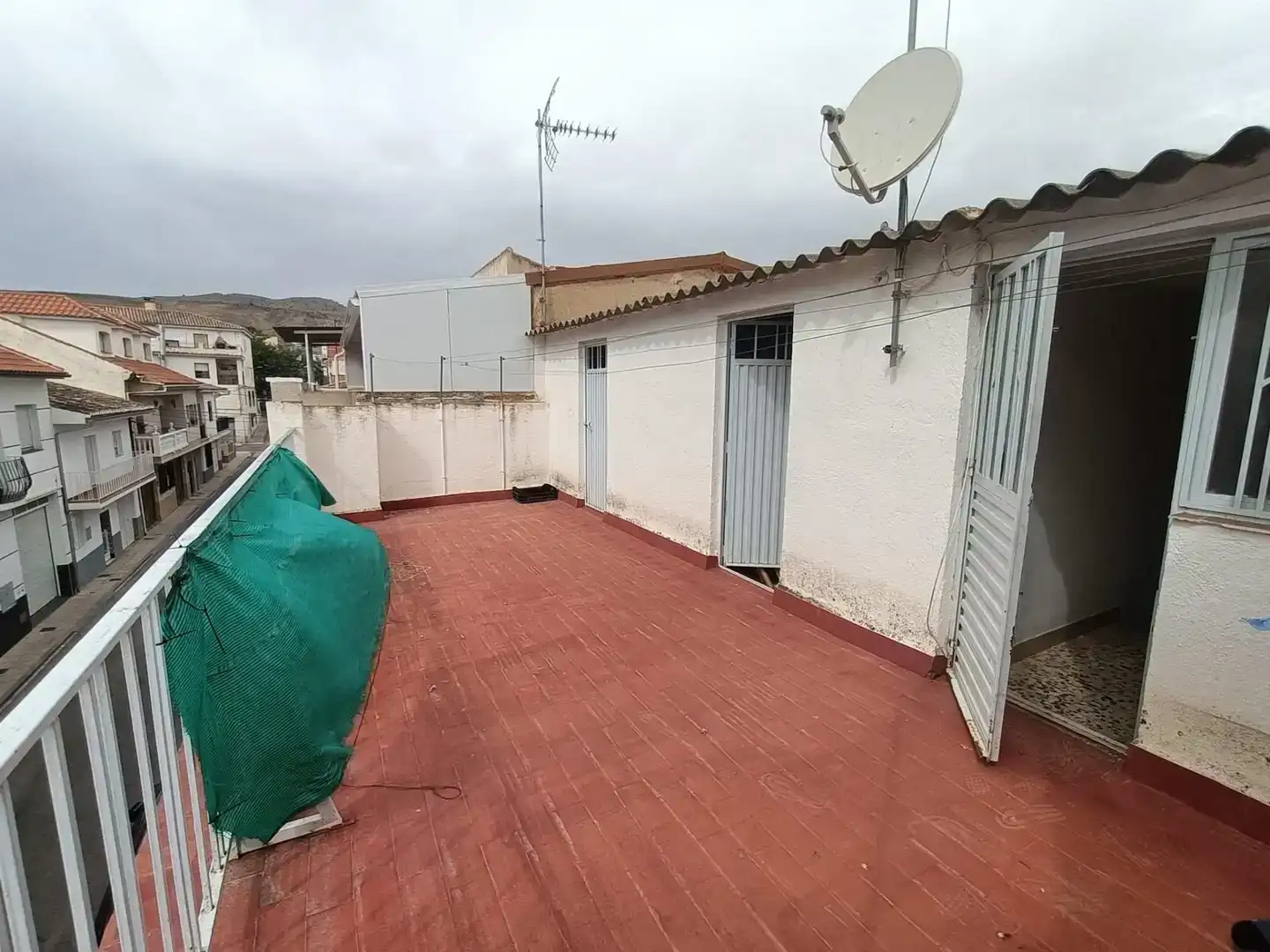 Vista exterior de Piso en venta en Baza con Amueblado y Balcón