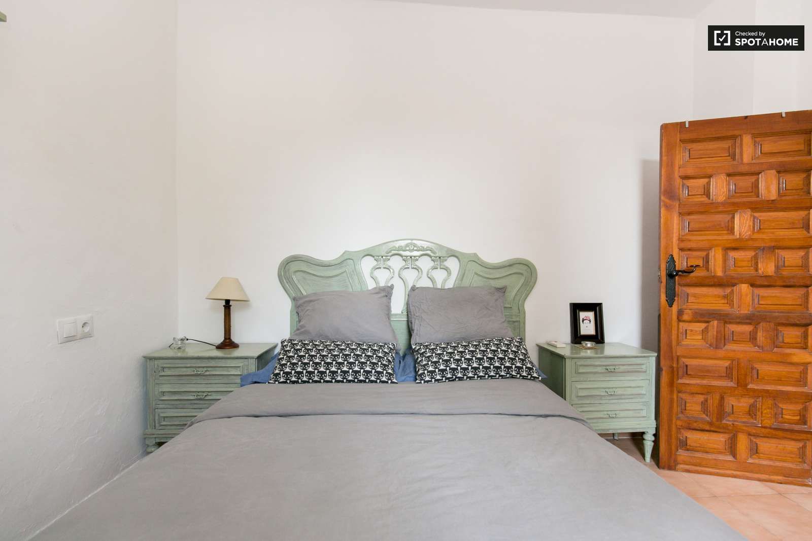 Dormitori de Apartament per a compartir en  Granada Capital amb Aire condicionat, Calefacció i Terrassa