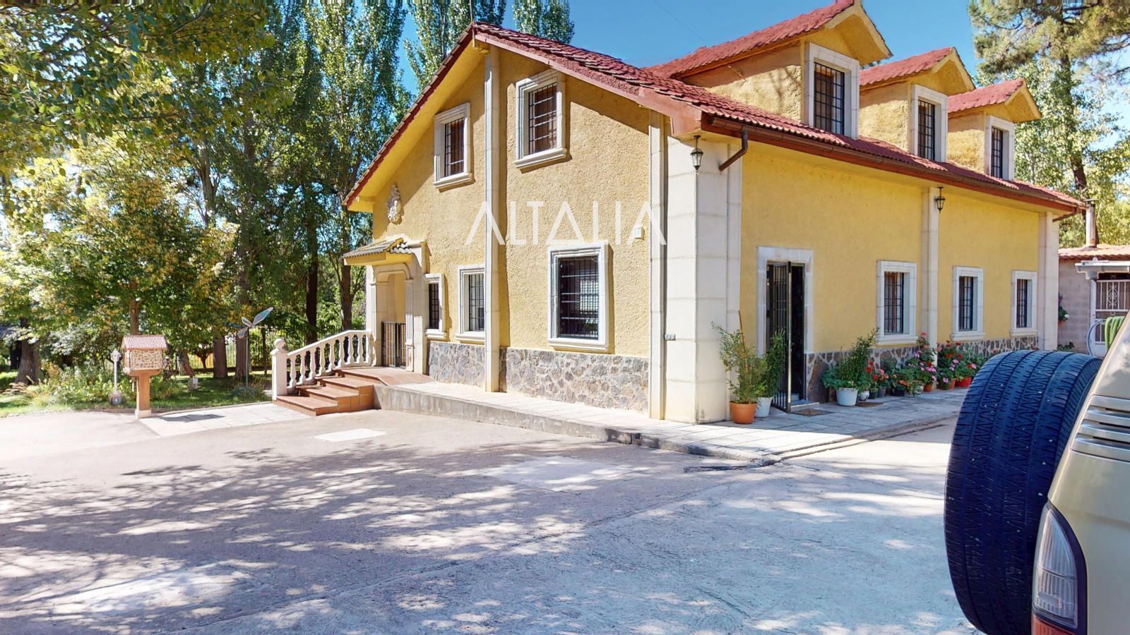 Vista exterior de Casa o xalet en venda en Fuentenava de Jábaga amb Calefacció, Traster i Piscina