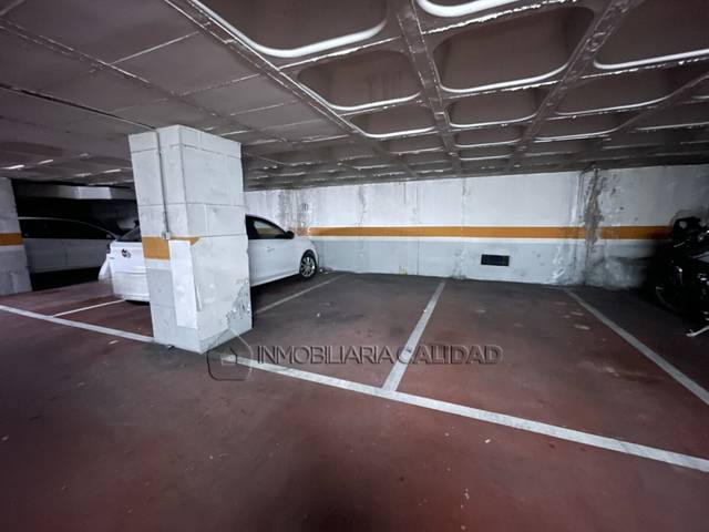 Garaje en Venta en Reyes Católicos