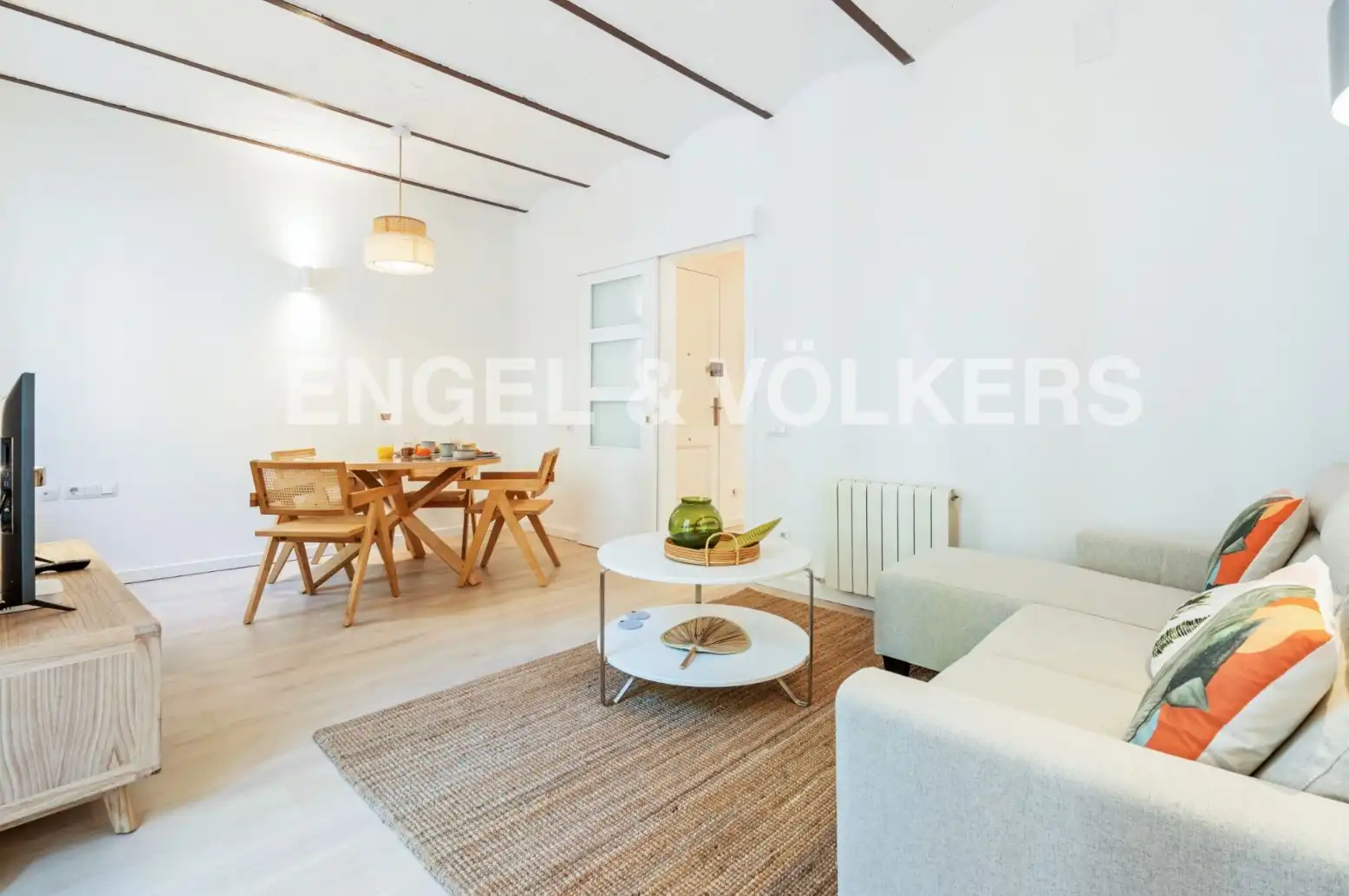Living room of Flat for rent in Barcelona  with Air Conditioner, Heating and Parquet flooring