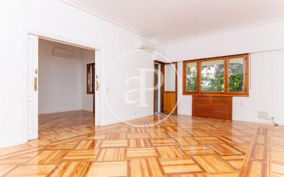 Living room of Flat to rent in  Madrid Capital  with Air Conditioner, Heating and Terrace