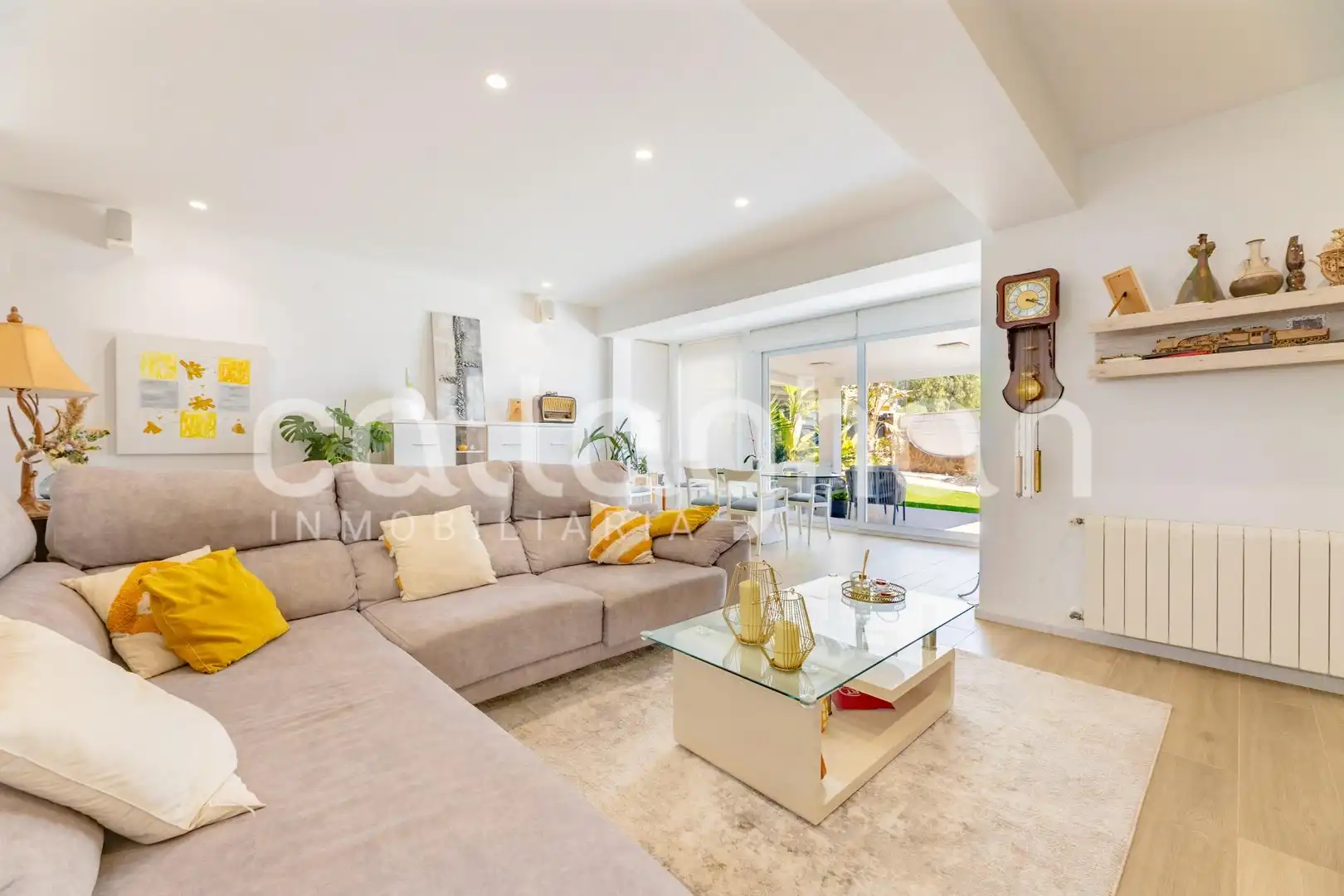 Sala de estar de Casa o chalet en venta en L'Eliana con Aire acondicionado, Calefacción y Piscina