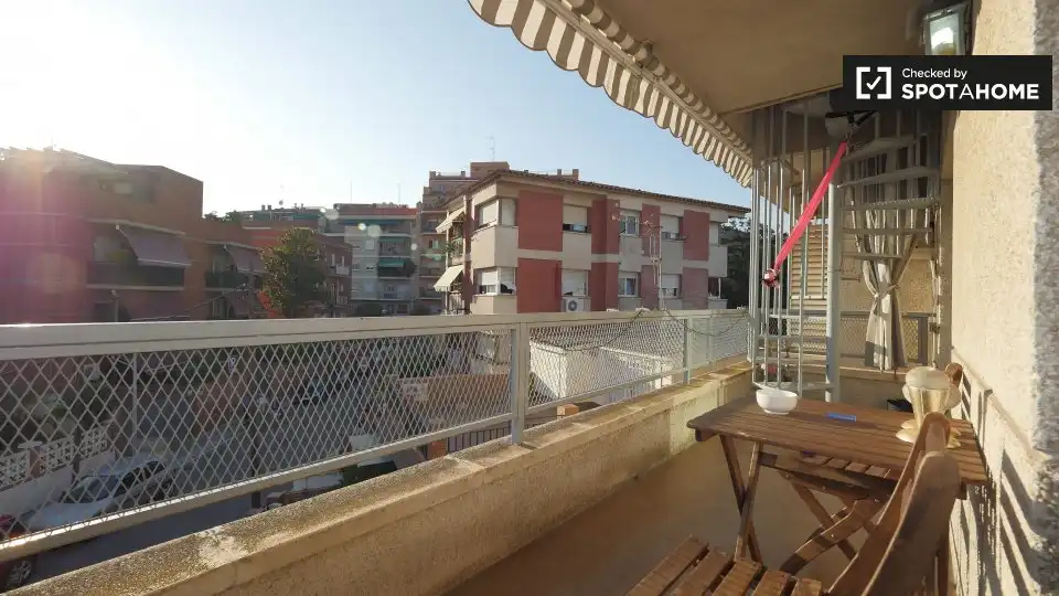 Balcony of Flat for share in Barcelona  with Air Conditioner, Heating and Furnished