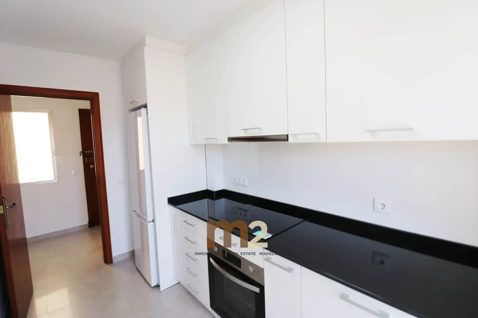 Cuina de Apartament de lloguer en Guardamar del Segura amb Terrassa, Forn i Rentadora