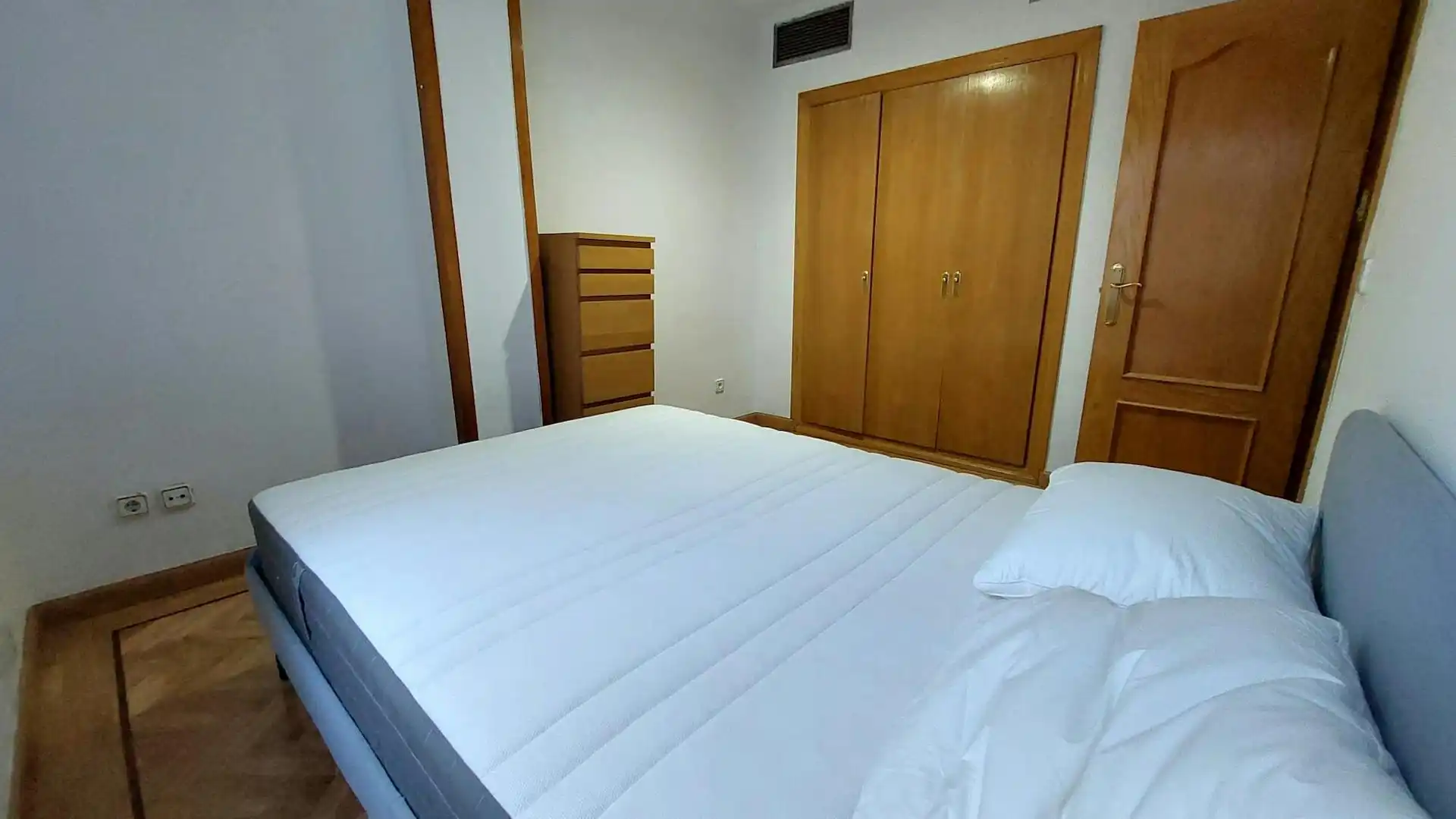 Bedroom of Flat for rent in Barrio de Salamanca