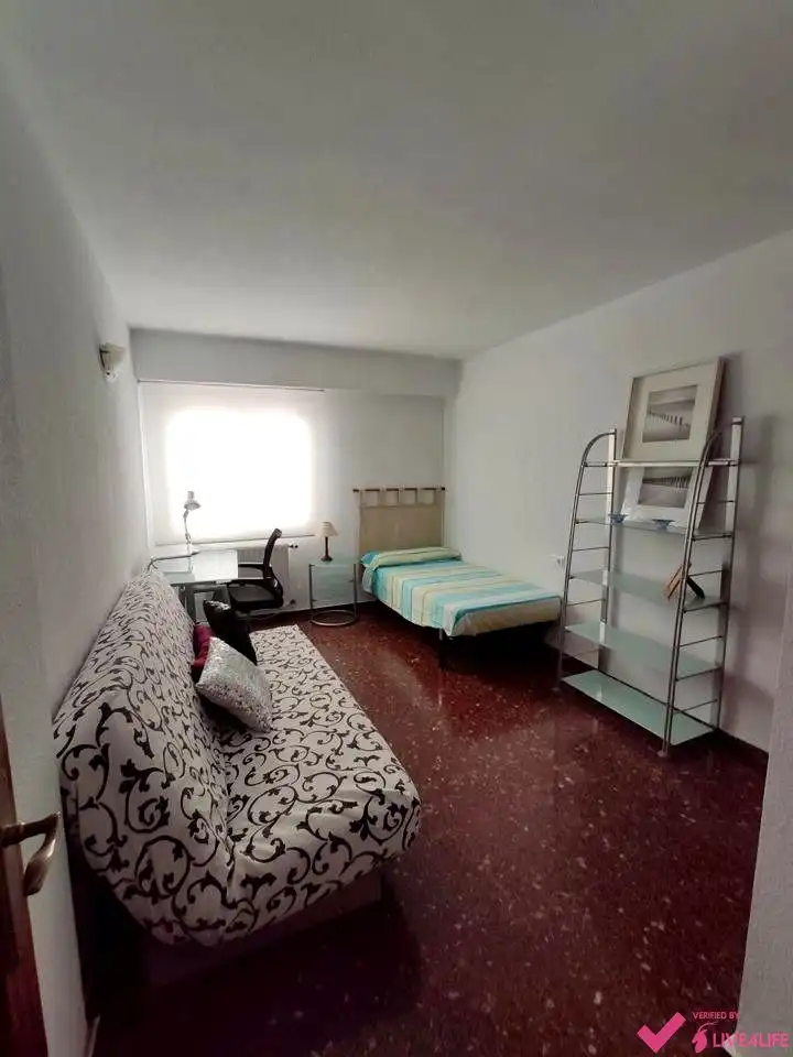 Bedroom of Flat for rent in Valencia  with Air Conditioner, Heating and Furnished