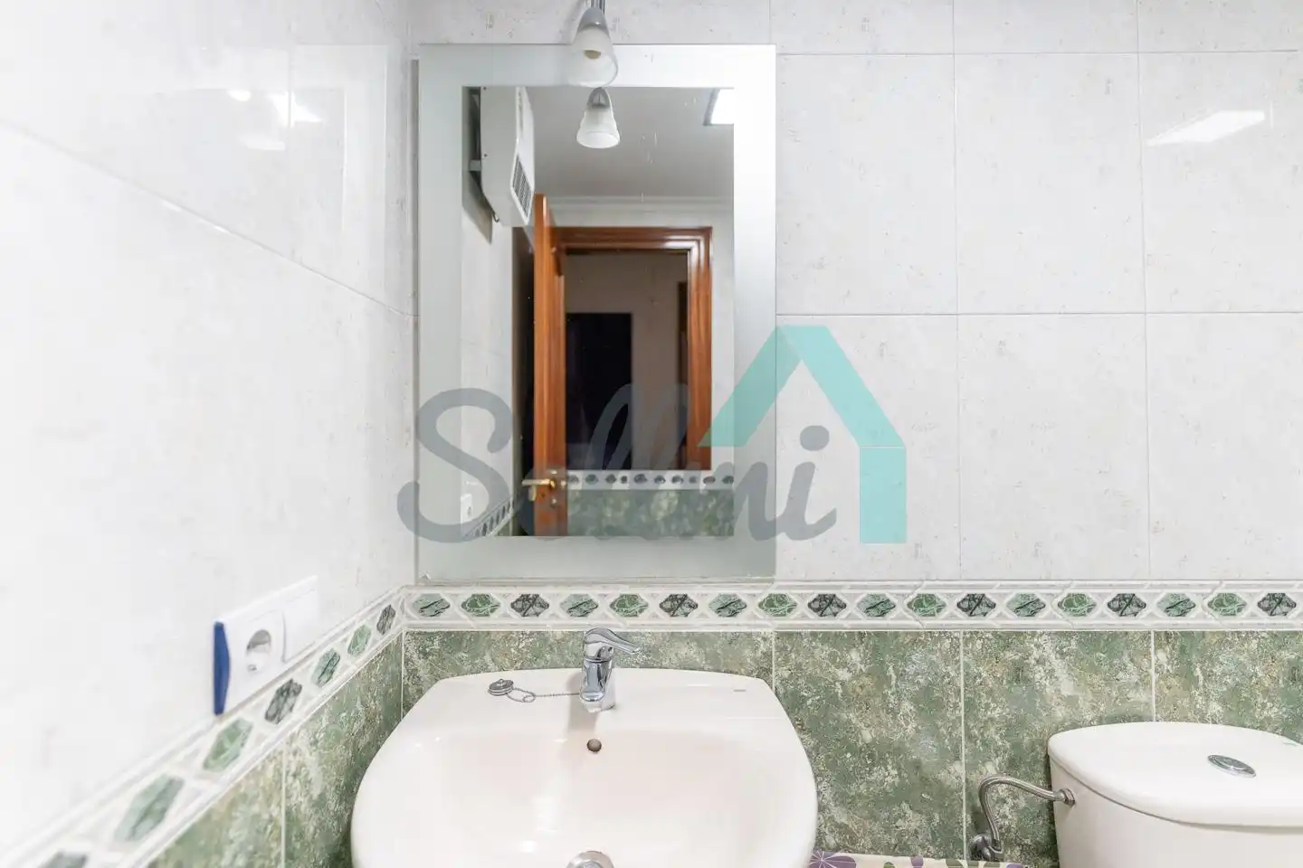 Baño de Piso en venta en Mieres (Asturias) con Calefacción y Trastero