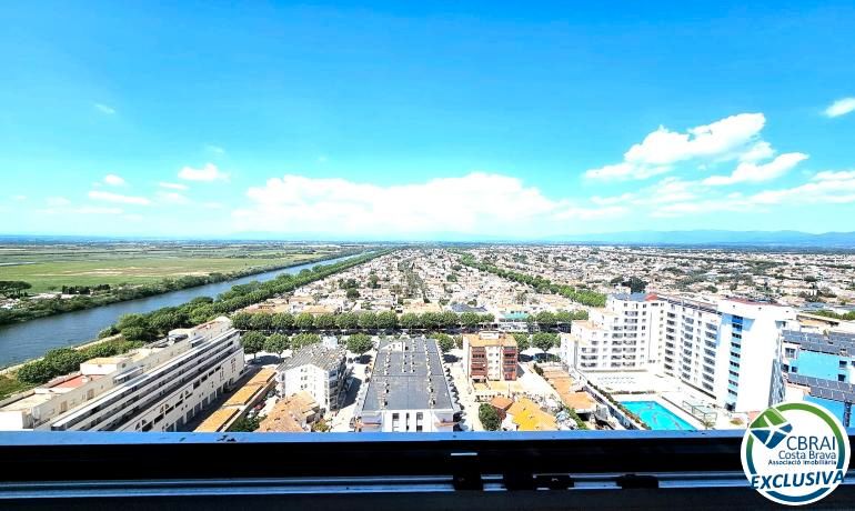 Exterior view of Apartment for sale in Empuriabrava  with Air Conditioner, Heating and Furnished