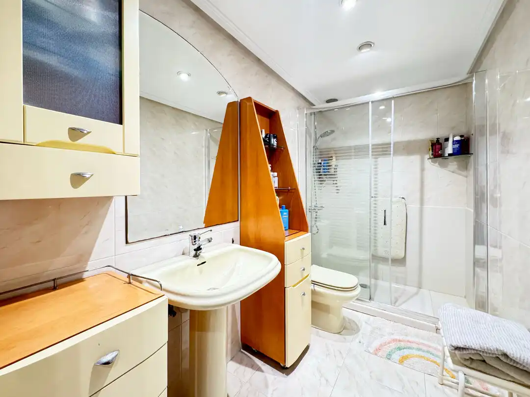 Baño de Piso en venta en Urretxu con Calefacción, Trastero y Balcón