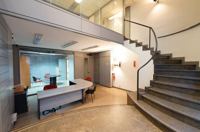 Local comercial en Alquiler en Carrer de Francesc Tàrrega en El Congrés i els Indians