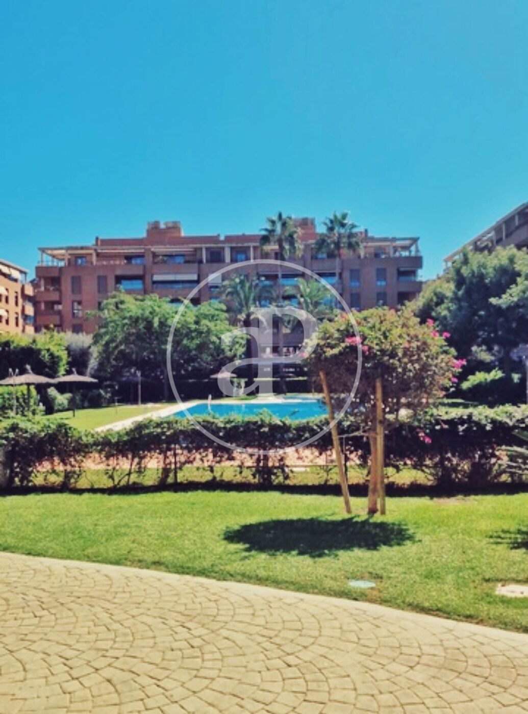 Exterior view of Flat to rent in  Valencia Capital  with Air Conditioner, Heating and Terrace
