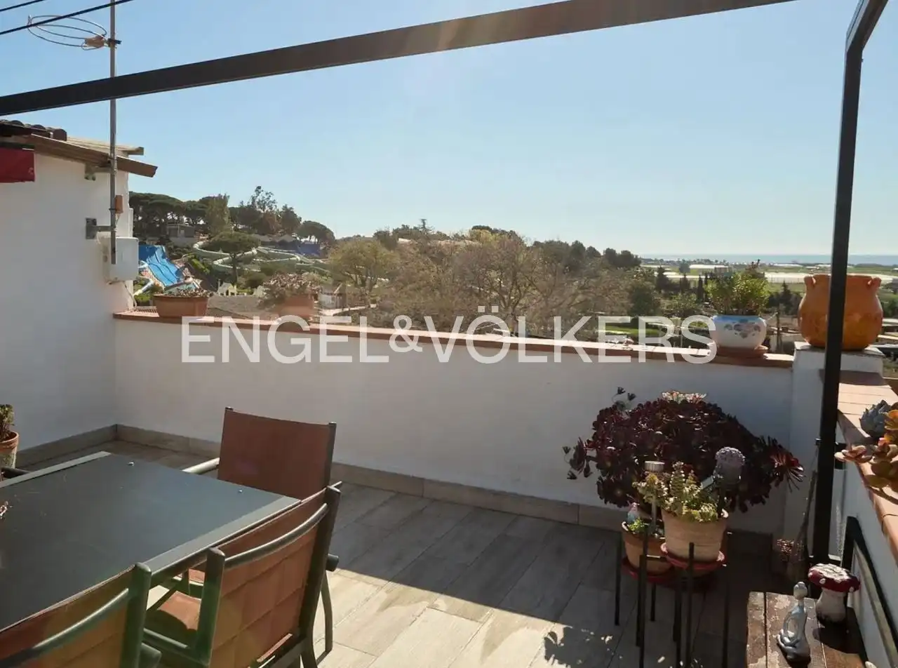 Terrasse von Dachboden zum Verkauf in Palafolls mit Klimaanlage, Heizung und Parkett